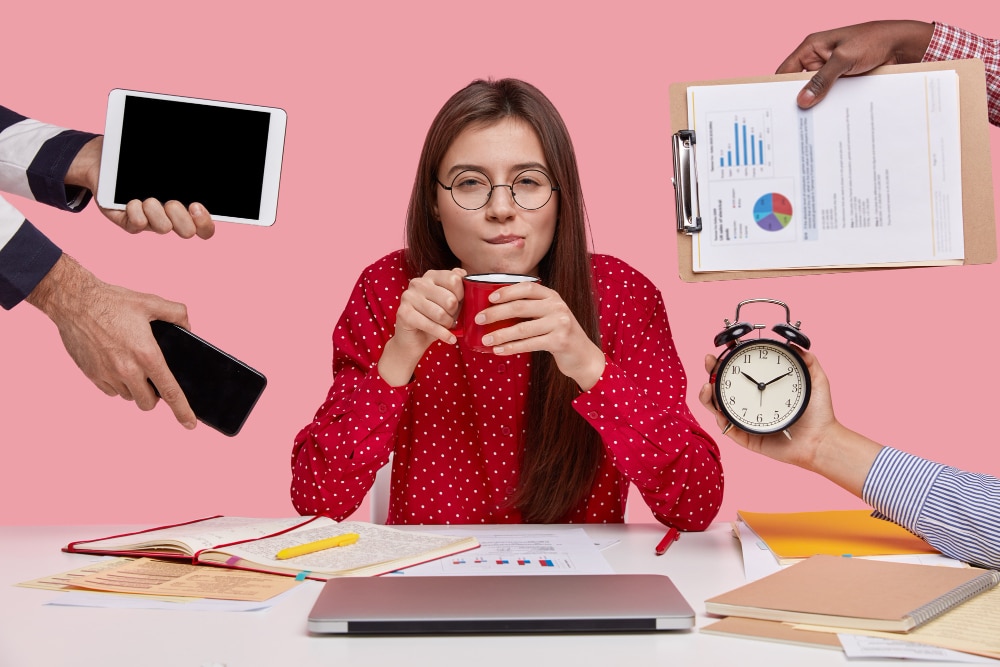Remote executive assistant complete guide showing professional mastering virtual executive support from home office