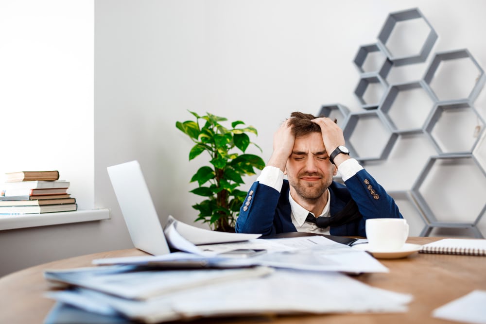 Founder knowing when to hire an executive assistant - DonnaPro guide